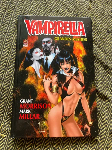 Vampirella por Grant Morrison