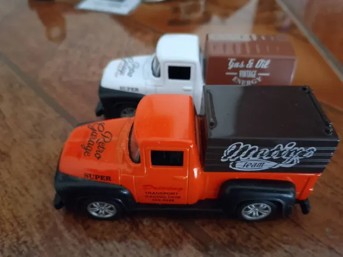 Miniatura Ford F-100 escala 1/32