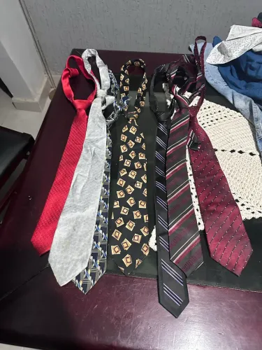 Kit com sete gravatas masculinas auto reguláveis