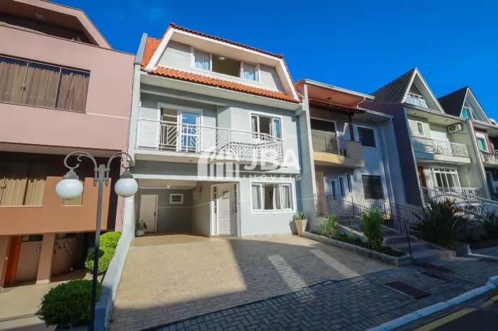 CASA EM CONDOMÍNIO COM 4 QUARTOS NO XAXIM