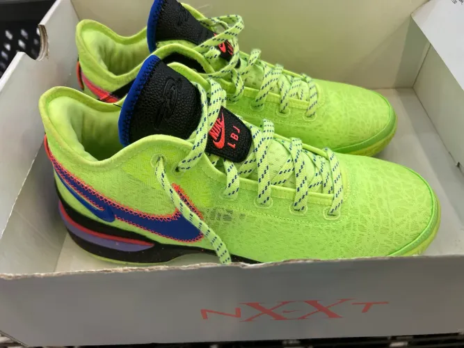Tênis De Basquete Nike LeBron Nxxt