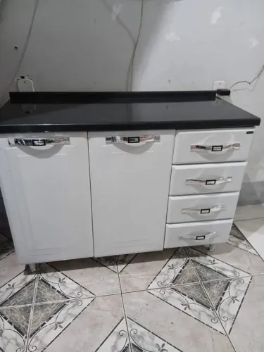 Armário Branco em ótimo estado