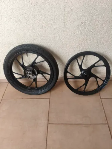 Vendo roda ligue leve pé de galinha