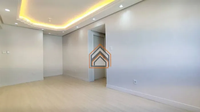 Apartamento com 2 dormitórios à venda, 58 m² por R$ 243.000,00 - Rubem Berta - Porto Alegr