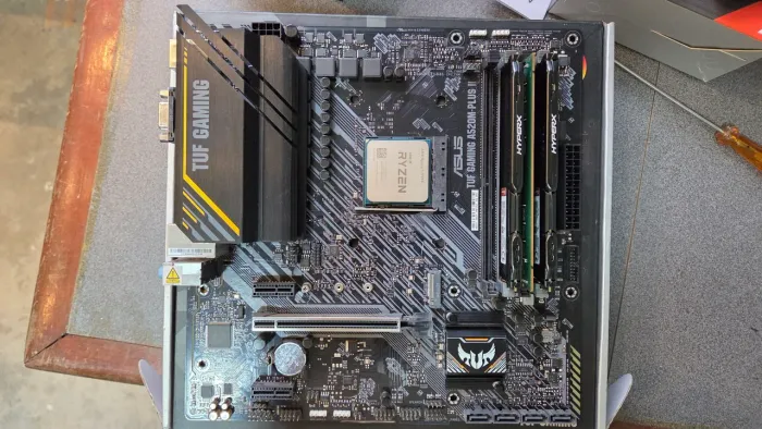 Kit ryzen 7 5700g + Placa mãe ASUS tuf a520m plus ii + 24gb Memória ram ddr4 