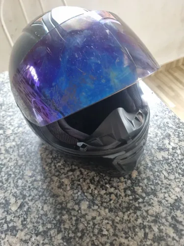 Capacete Norisk com intercomunicador