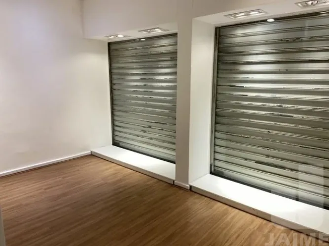 Excelente localização, loja com bastante visibilidade para o seu negócio, próximo ao Shopp