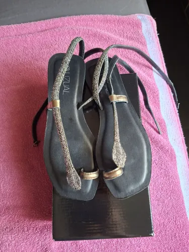 Sapatos sandálias