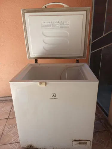 Vende se freezer semi novo