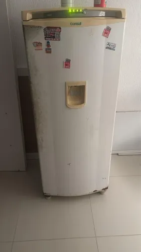 Geladeira cônsul usada