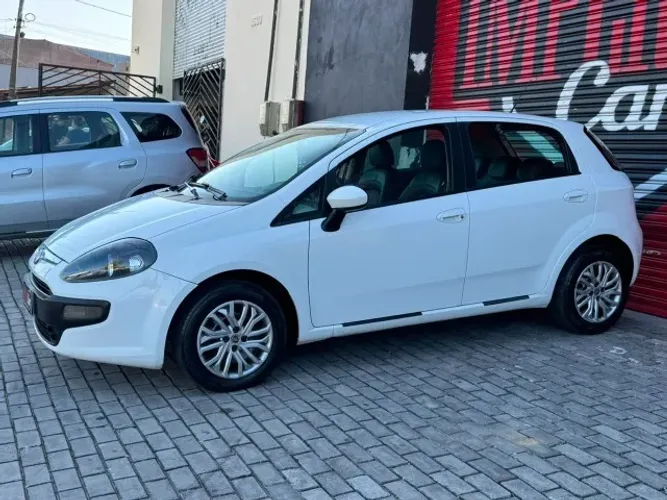 Fiat Punto Attractive 1.4 Fire Flex 8V 5P 2013