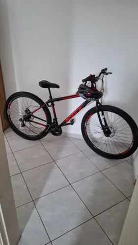 Bicicleta aro 29 e capacete GTS 