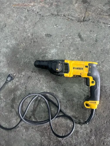 Furadeira dewalt profissional com martelete