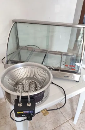 Expositor de salgados + fritadeira elétrica