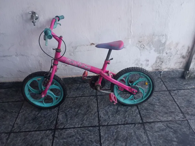Bicicleta infantil pouco uso