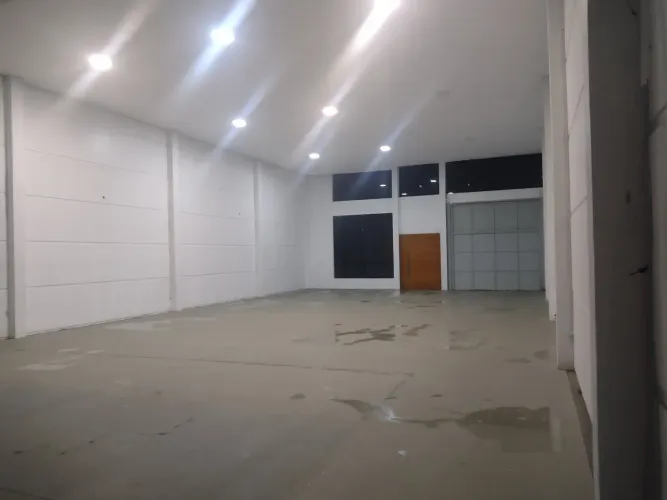 Pavilhão comercial