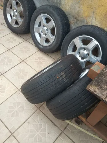 Rodas de Ecosport com pneu usados mais em ótimo estado 