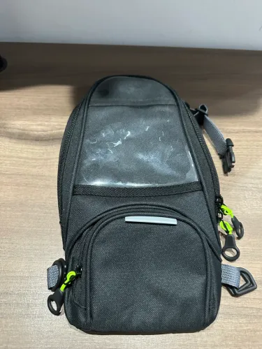 Bolsa para tanque de moto c/imã  impermeável com bolso