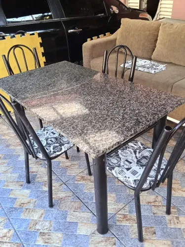 Mesa 4 cadeiras