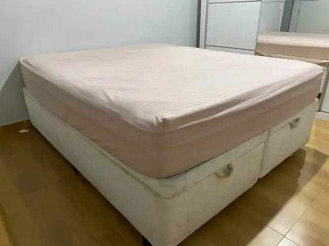 CAMA BOX CASAL QUEEN SIZE COM DUPLO BAÚ E COLCHÃO KING KOIL PILOW TOP MOLAS ENSASCADAS