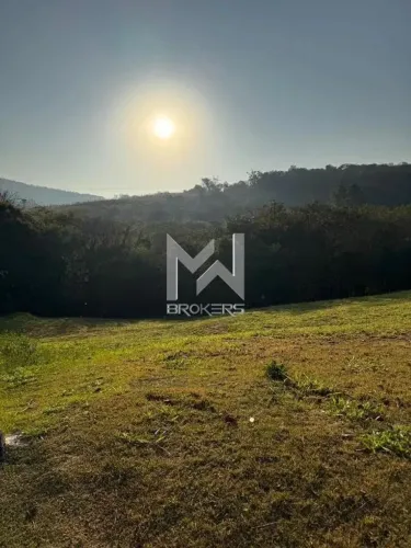 Terreno à venda no Condomínio Reserva Santa Isabel em Louveira - SP
