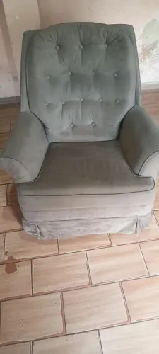 Poltrona Estofada Giratória
