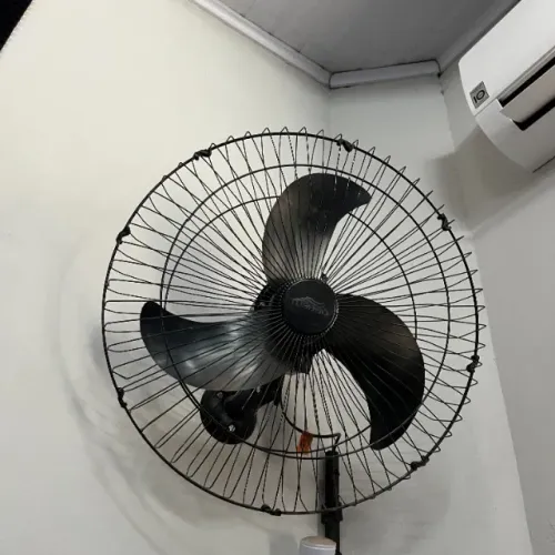Ventilador de Parede POTENTE | Excelente ESTADO - EXCELENTE Para Comércio