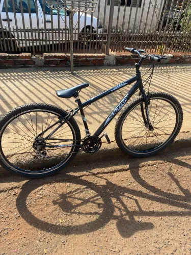 Bicicleta aro 26, usada mais em estado bom, sem marcha
