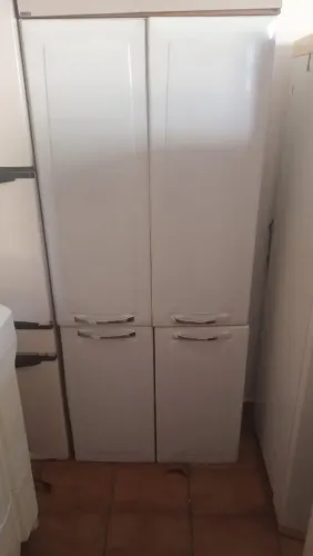 ARMÁRIO AÉREO DE COZINHA - METAL PRODUTO USADO MAIS AJUDA BASTANTE SO PEGA E INSTALAR 