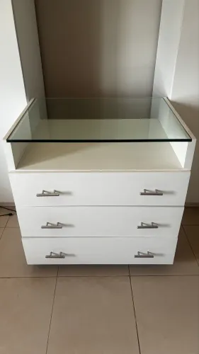 Cômoda com 3 Gavetas e Nicho Superior - Branca