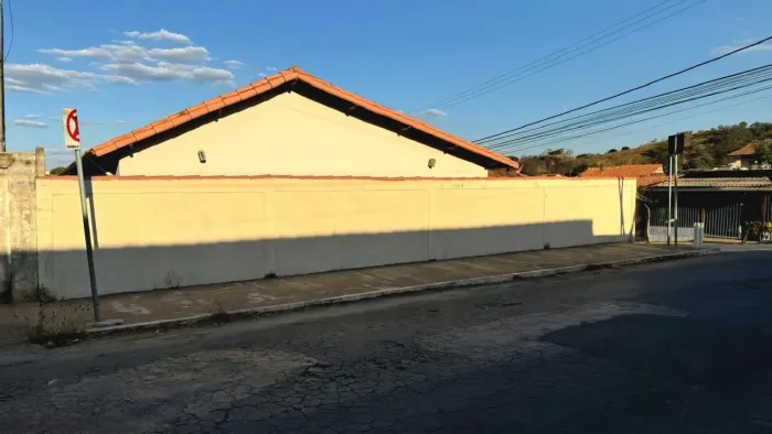 Ponto Comercial para Venda em Sete Lagoas, Aeroporto Industrial, 1 dormitório, 2 banheiros