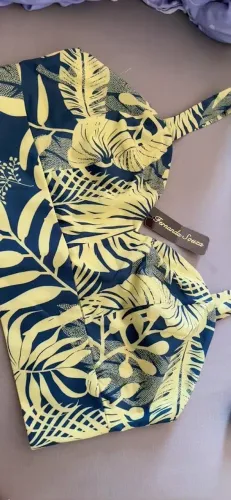 Blusa Cropped Plus Size com Estampa Tropical Costela-de-Adão e Alças Largas