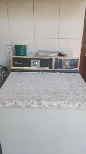 Máquina de lavar antiga WhiteWestinghouse