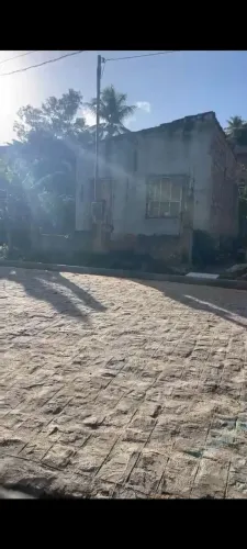 Vende-se casa com terreno