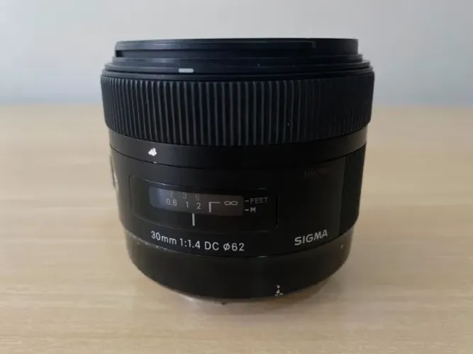 Lente Sigma Art 30mm DC para Canon