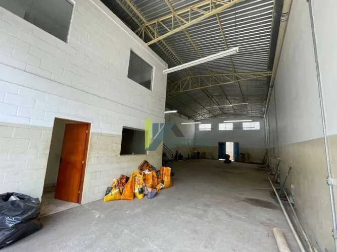 Galpão à venda, 271 m² por R$ 1.500.000,00 - Residencial Burck - Louveira/SP