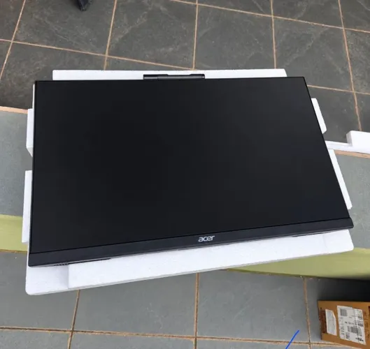 Monitor Gamer 1ms de resposta full HD.