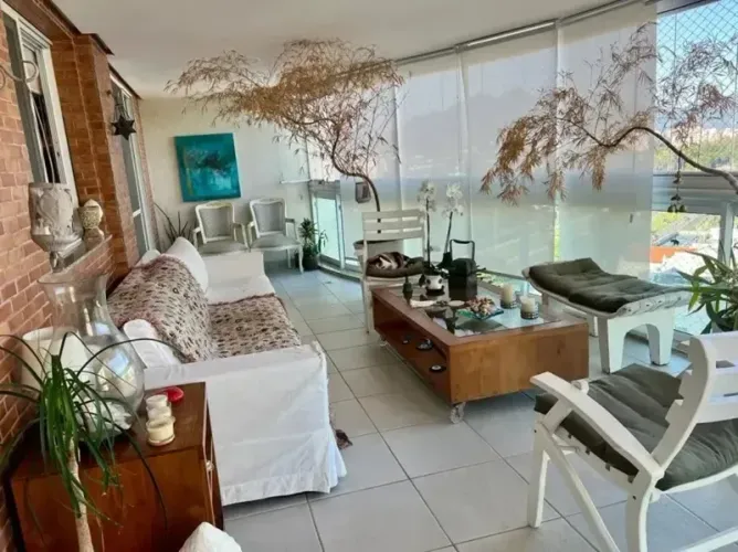 Barra da Tijuca - Condomínio SunSpecial - Excelente Apartamento Quatro Quartos Sendo Duas 