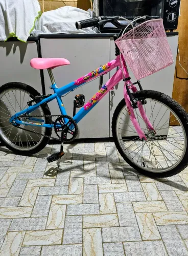 Bicicleta aro 20 feminina (Novíssima) infantil