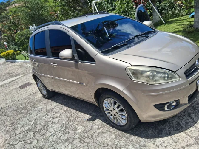 Fiat Idea Attractive 1.4 Fire Flex 8V 5P 2012