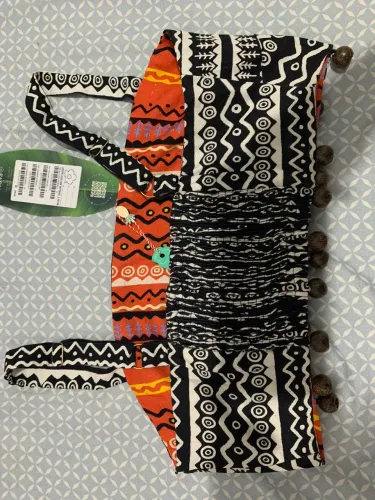Top estampado Myriard Farm, M. Na tag nunca usado!