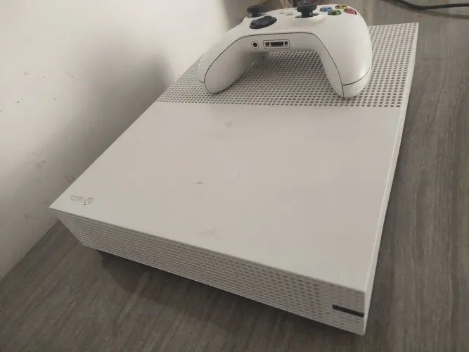Xbox One S