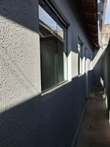Kitinet de 3 cômodos, mais 1 vaga garagem