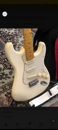 Uma gita estrato caster PHX SUPER BEM CUIDADA E EM PERFEITAS CONDIÇÕES 