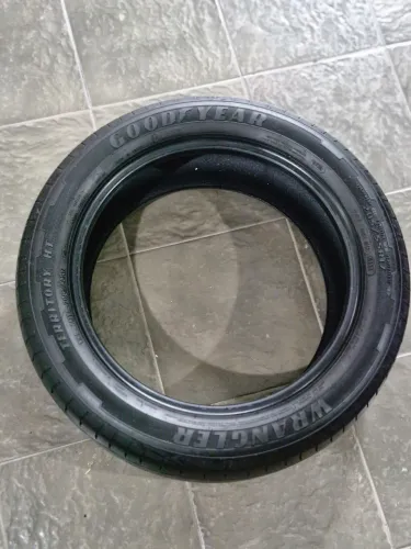 Pneu GOODYEAR 205/55 R17 - Excelente