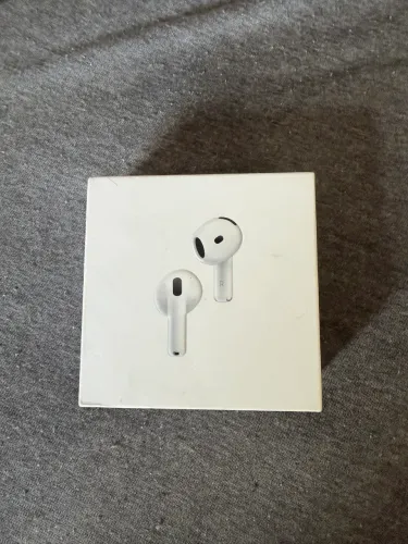 AirPods 4 com Cancelamento de Ruído