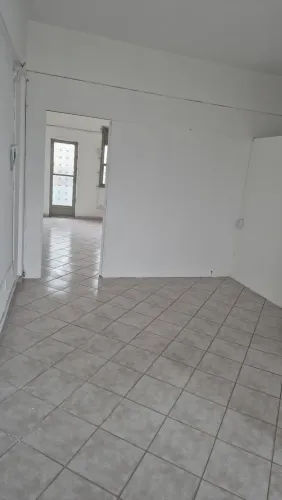 Alugo sala comercial em Bonsucesso