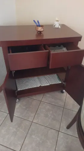 Vendo móvel de madeira maciça