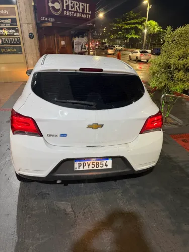 Chevrolet Onix Hatch Advantage 1.4 8V Flex Aut. 4P 2018