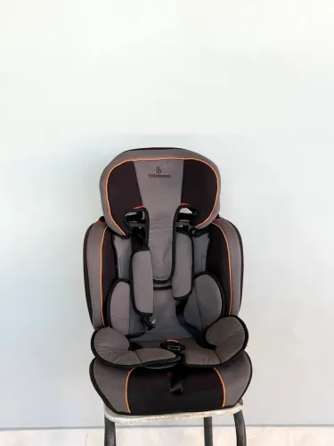 Vendo cadeira de bebê para carro.